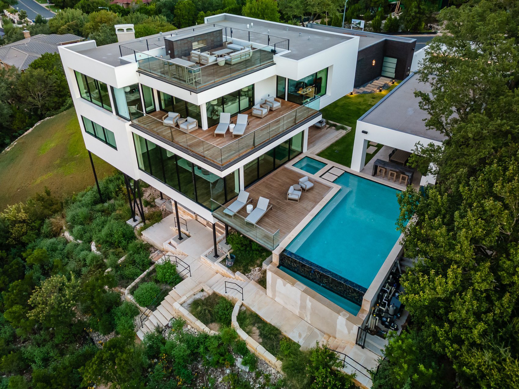 Pool under the cantilever