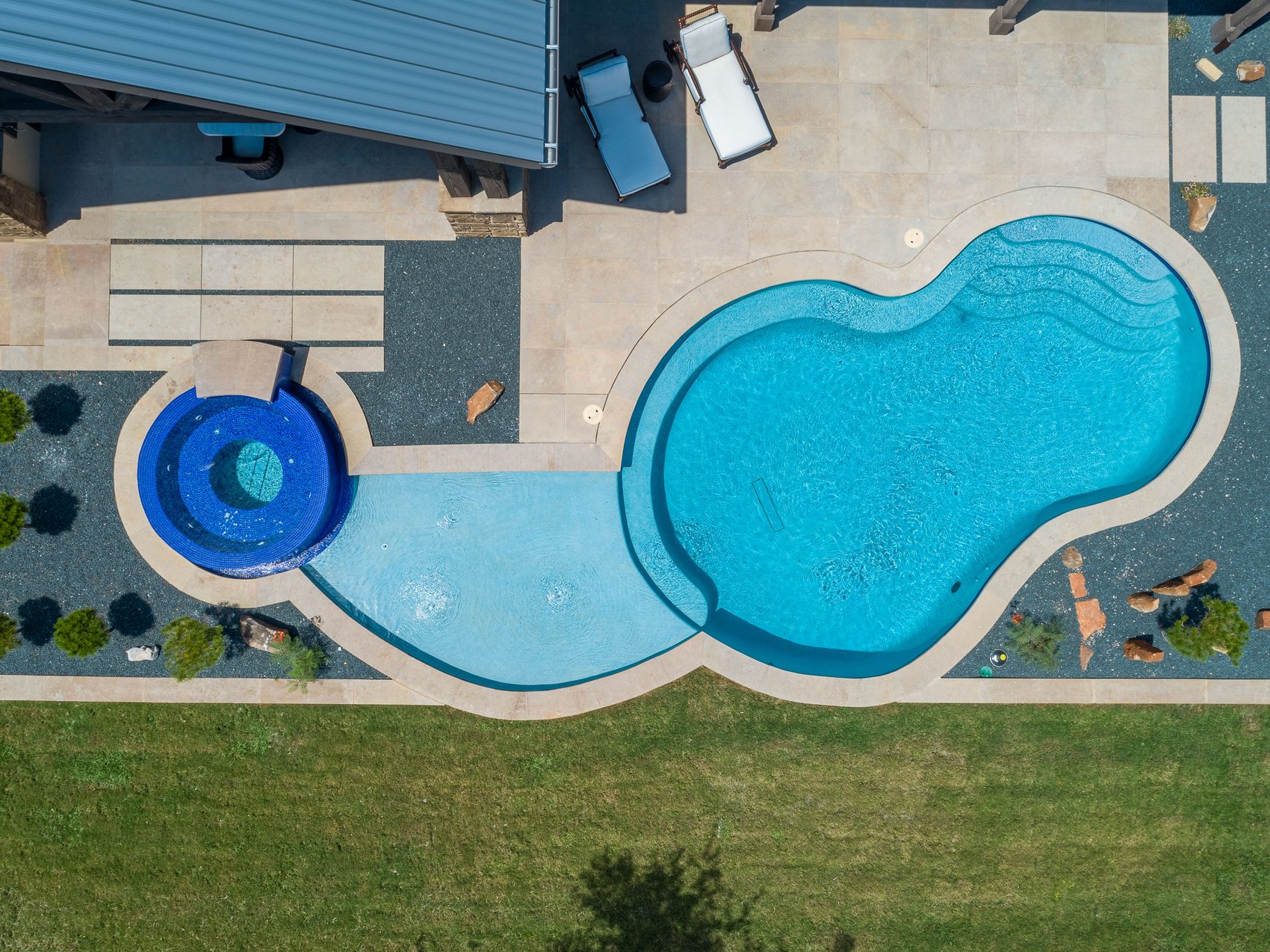 Freeform pool and circular spa